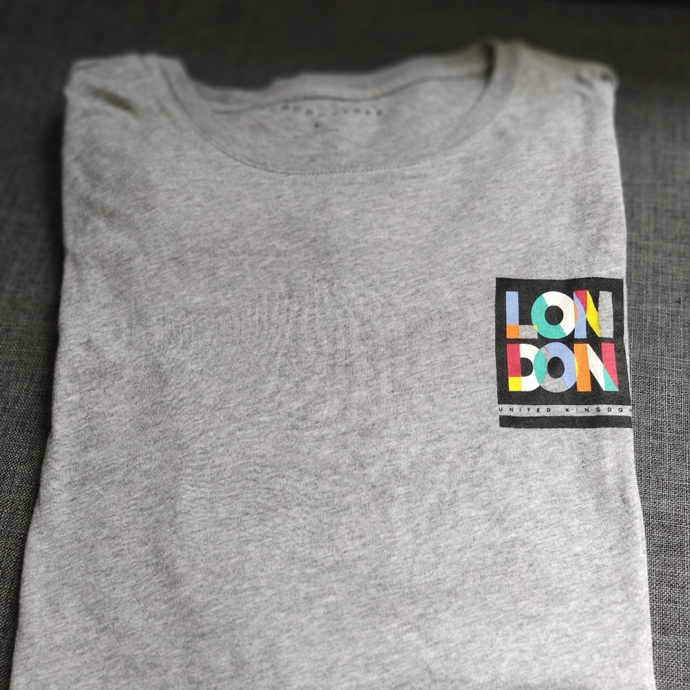 Men's AEROPOSTALE T-shirt